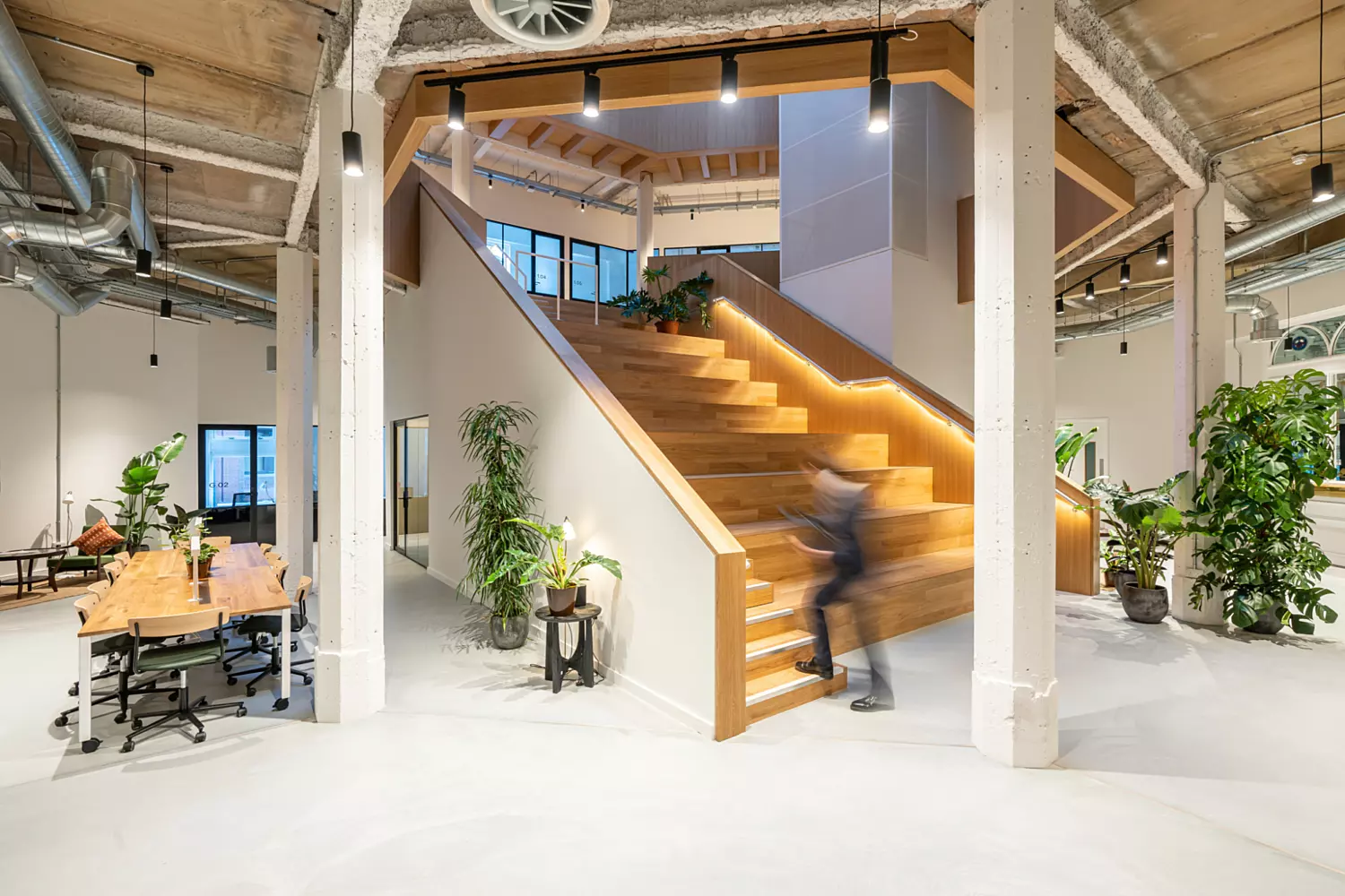 Town hall space and touchdown seating at Kinrise Birmingham