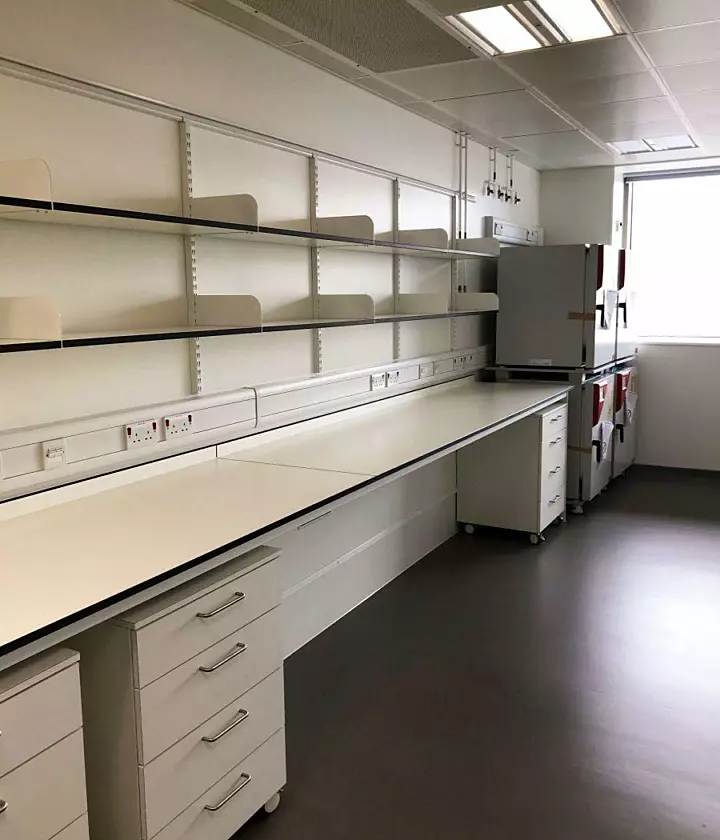 KCL lab fit out