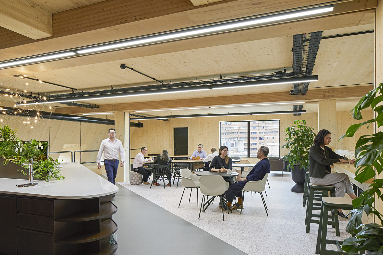 Natural finishes at Julius Bär office in London