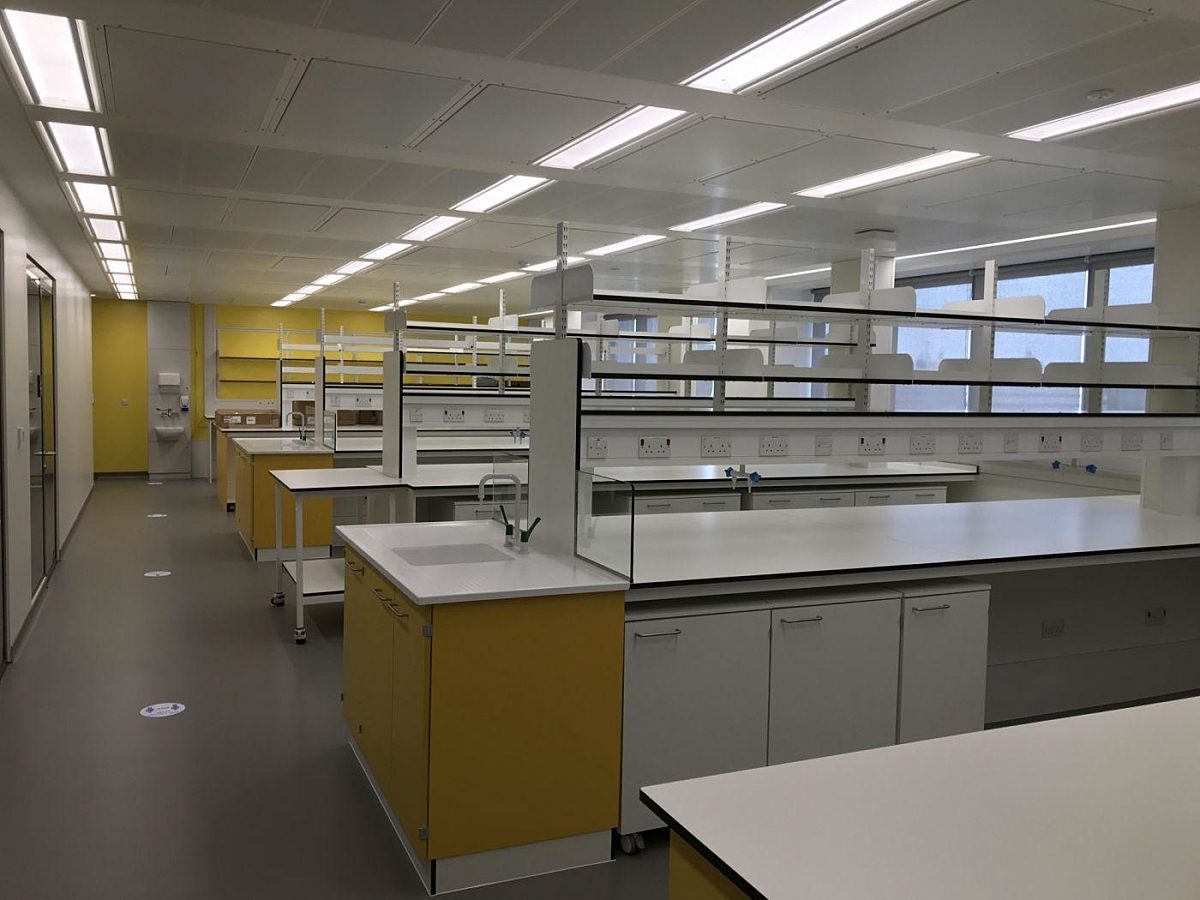 KCL laboratory fit out