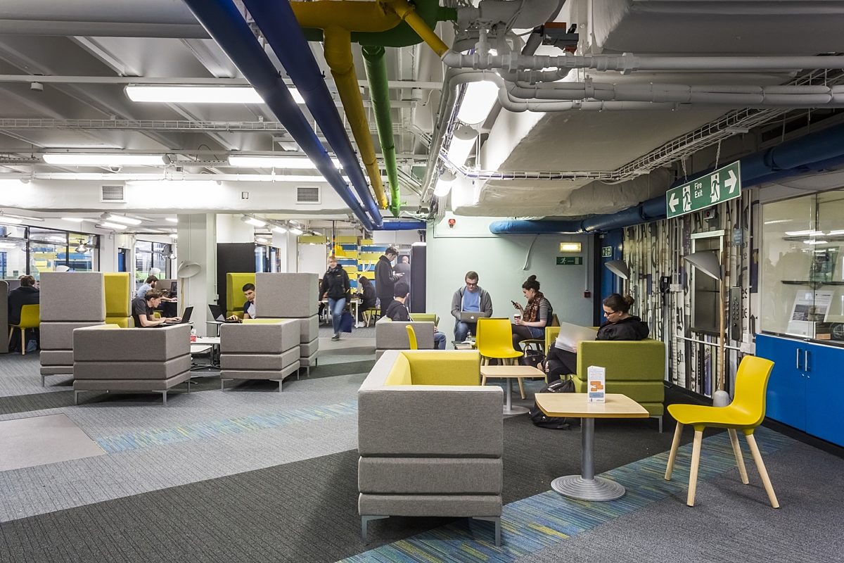 Breakout space in higher education fit out